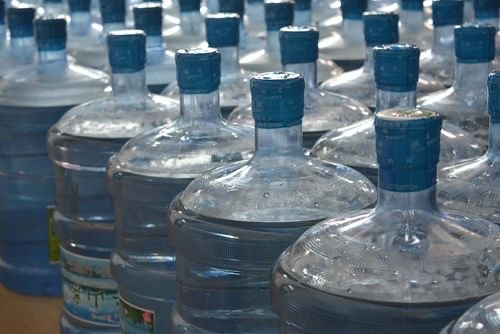 疫情再次凸顯桶裝水弊端，凈水器成家庭健康飲水主趨勢