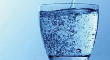 隨取隨用的瓶裝水相比凈水器 真得更好嗎？