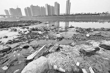 洗衣水、餐飲水、養(yǎng)殖尾水、泥漿水、醫(yī)療污泥…… 新版“水條例”“嚴(yán)管”這些污水